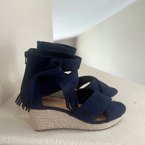 NWNB Comfortview Women's Wide Width‎ The Sabine Espadrilles. Size 8M